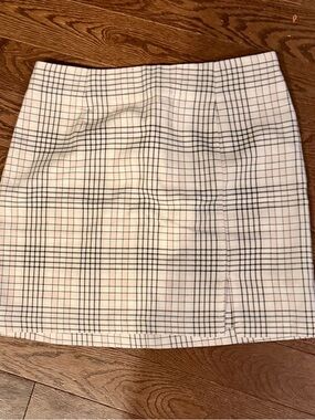 Aeropostale White pink and Black Plaid Mini Skirt
